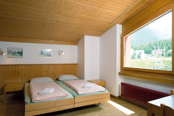 youth hostel pontresina