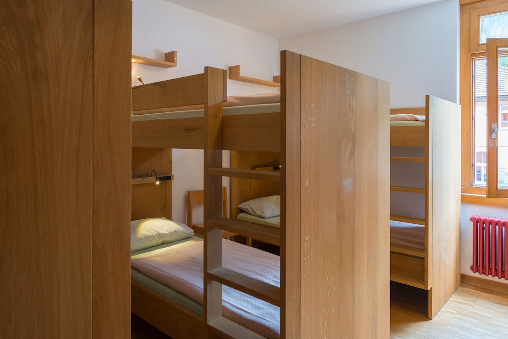 youth hostel pontresina