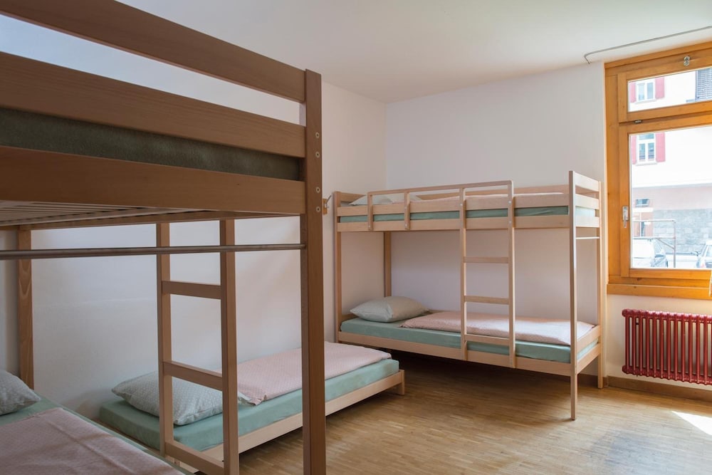 youth hostel pontresina