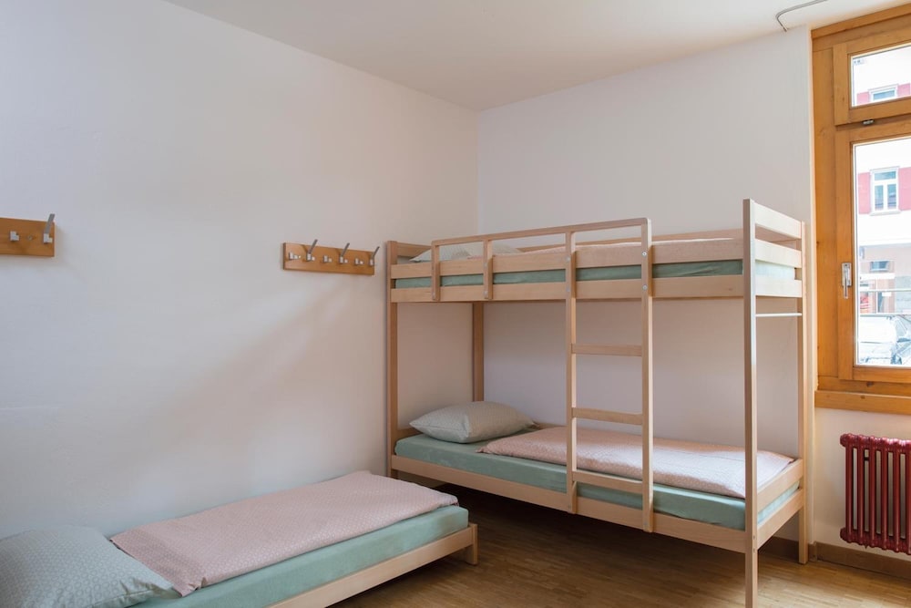 youth hostel pontresina