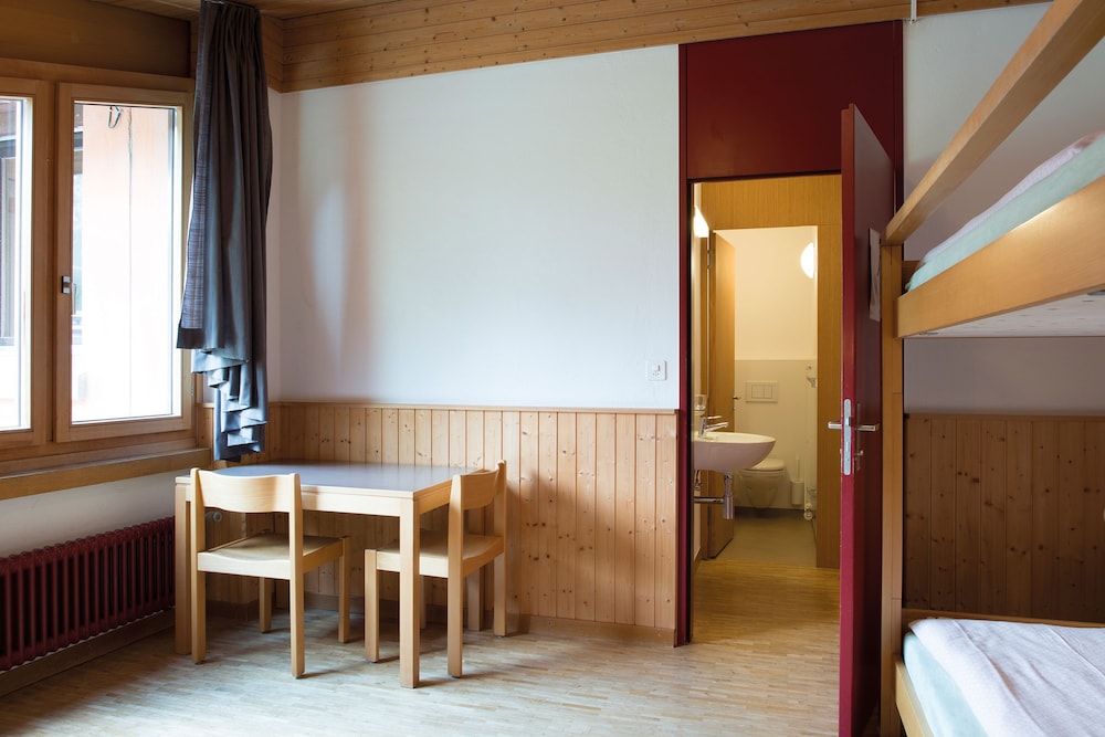youth hostel pontresina