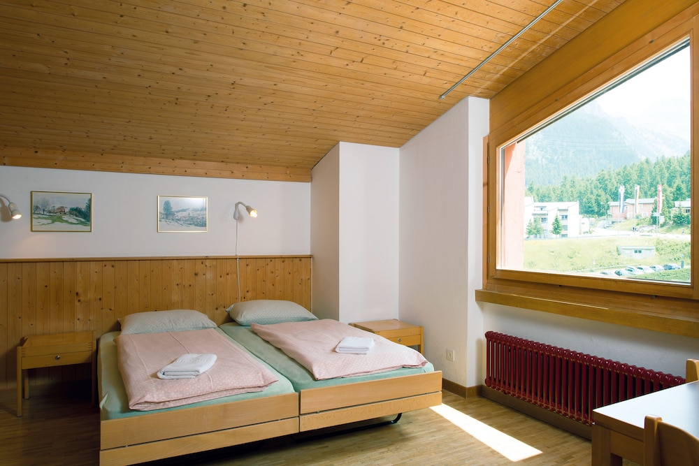 youth hostel pontresina