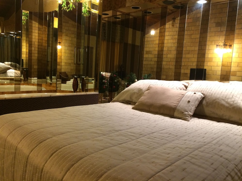 hotel motel bonsoir