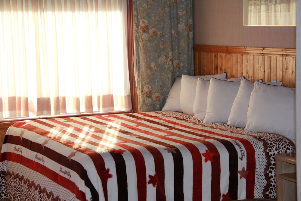 hotel motel bonsoir