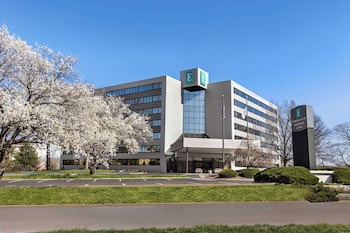 embassy suites by hilton kansas city overland park