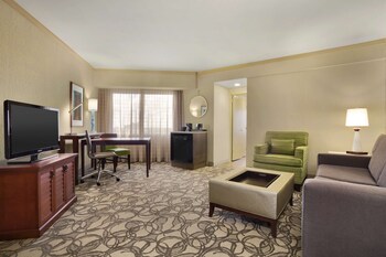 embassy suites by hilton san antonio airport