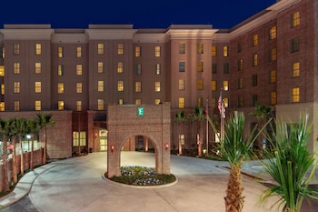 embassy suites by hilton savannah historic district