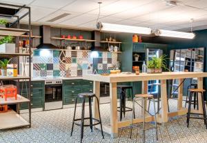 bandb home paris mairie de saint ouen