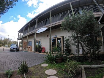 Center Break Beach Stay,Eneabba>>Coorow,2 star