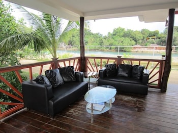 papakits marina and fishing lagoon powered by cocotel