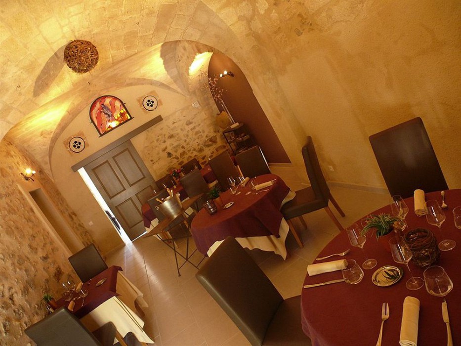 Entre Vigne Et Garrigue,Gard>>Avignon,3 star