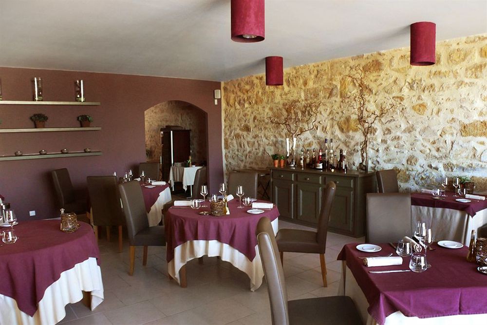 Entre Vigne Et Garrigue,Gard>>Avignon,3 star