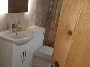Station House,Lanark>>East Kilbride,3 star