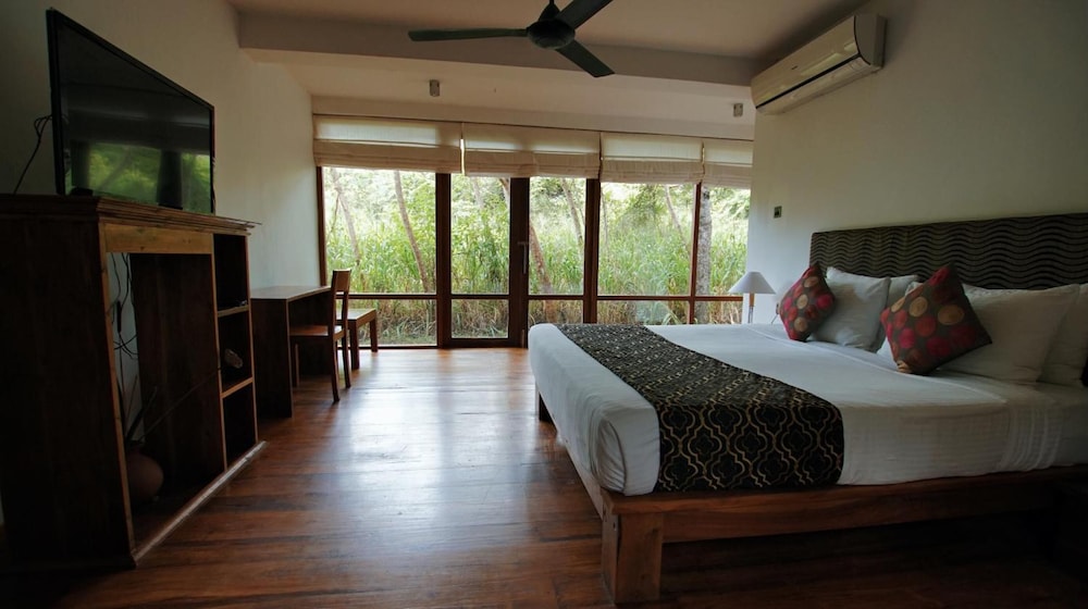 wild grass nature resort