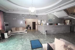 residency hotel leophine house