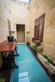 Hotel-Img