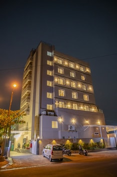 zip by spree hotels chakan