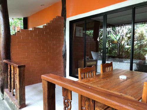 ruan mai sang ngam resort