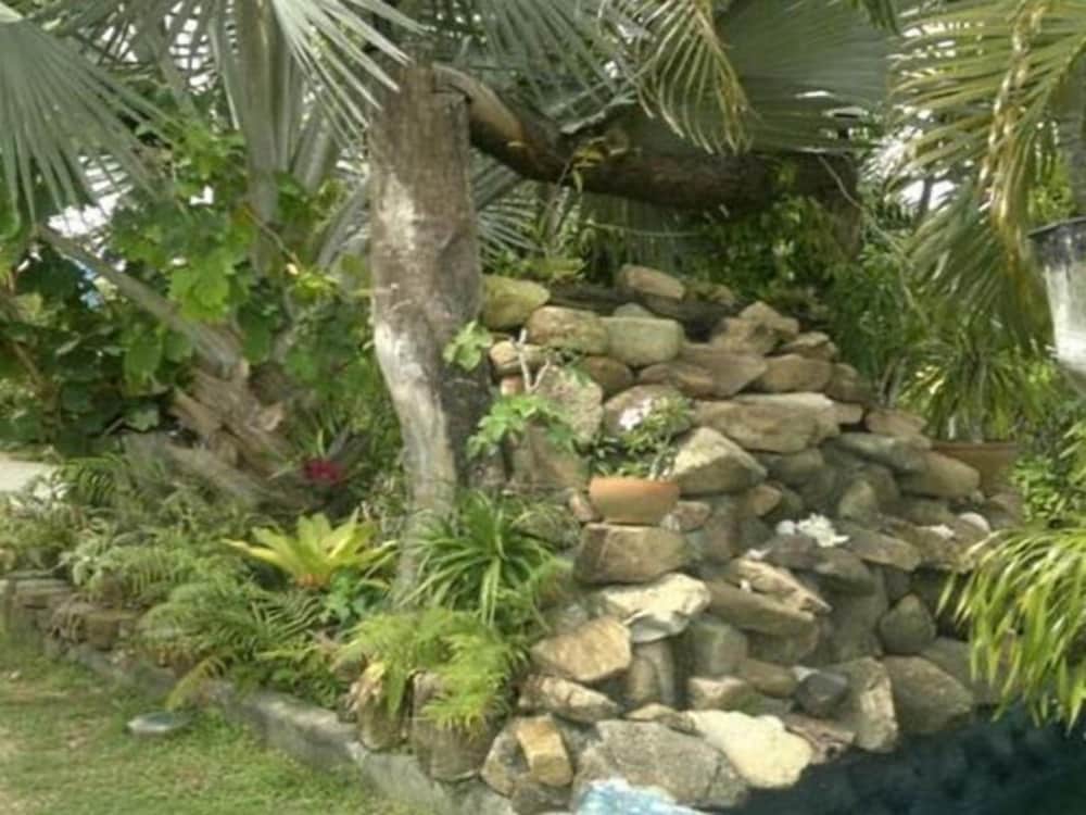 ruan mai sang ngam resort