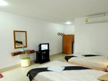 ruan mai sang ngam resort