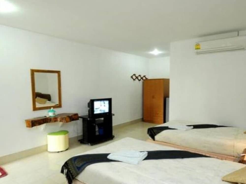 ruan mai sang ngam resort