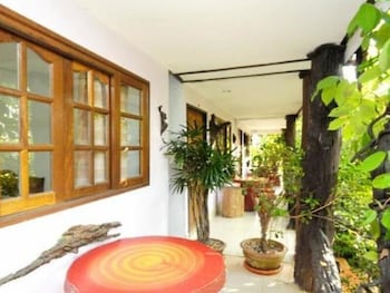 ruan mai sang ngam resort