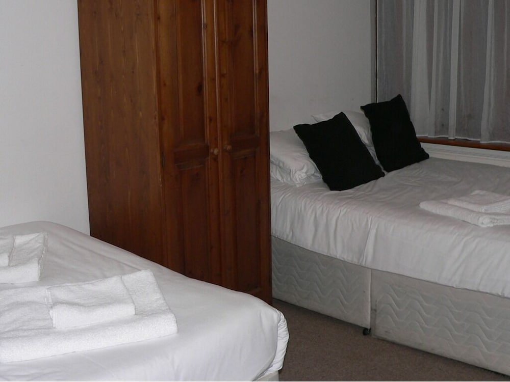 The Bull On The Green,East Sussex>>Buxted,3 star