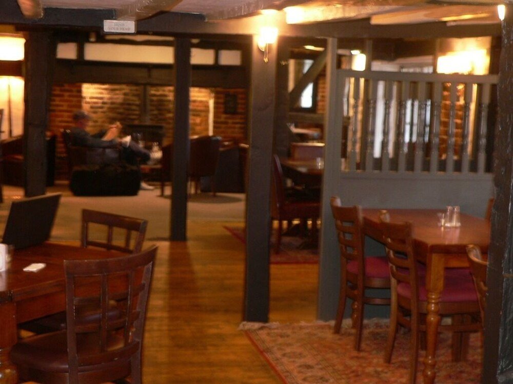 The Bull On The Green,East Sussex>>Buxted,3 star