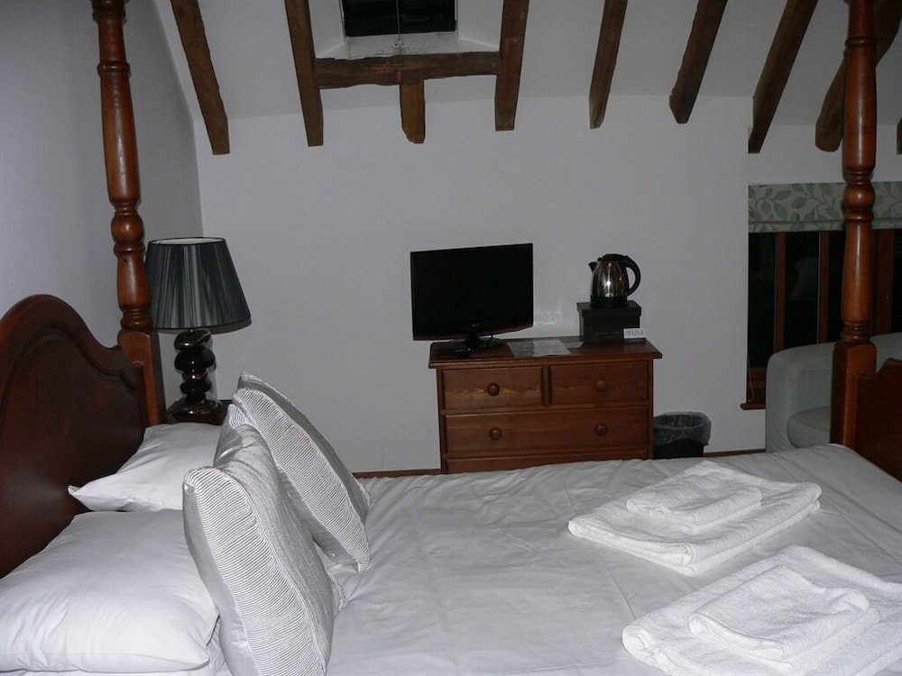 The Bull On The Green,East Sussex>>Buxted,3 star