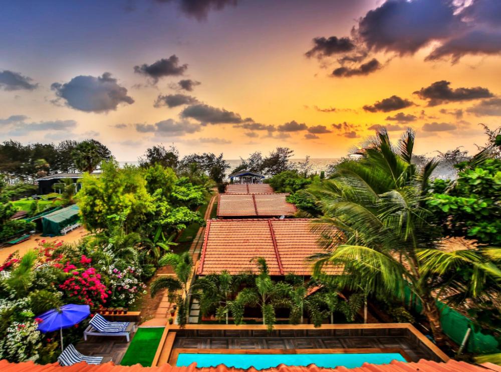 shining sand beach hotel