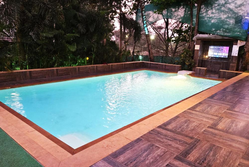 shining sand beach hotel