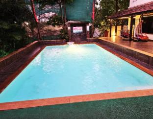 shining sand beach hotel