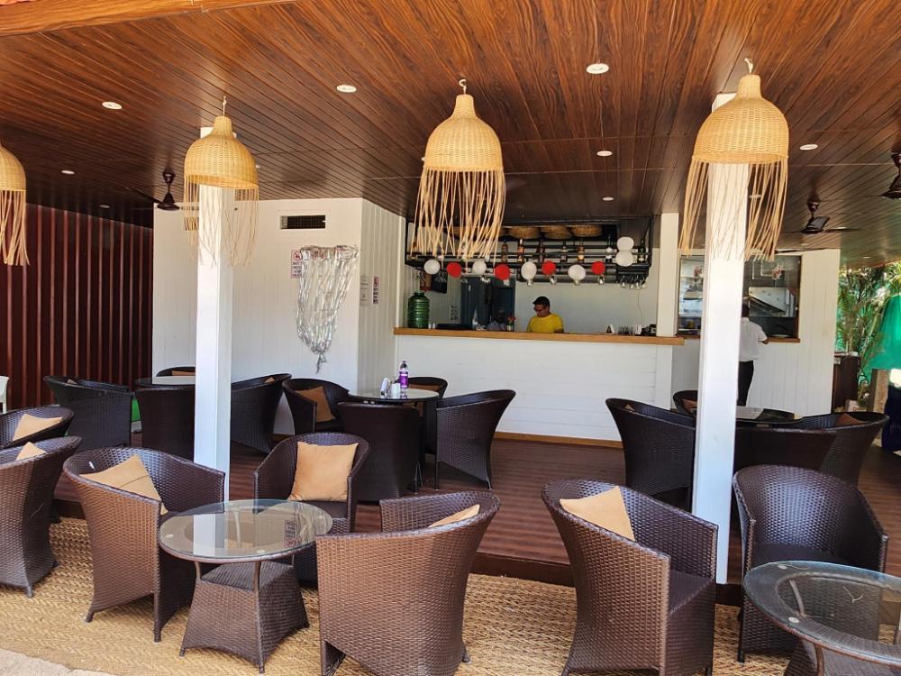 shining sand beach hotel