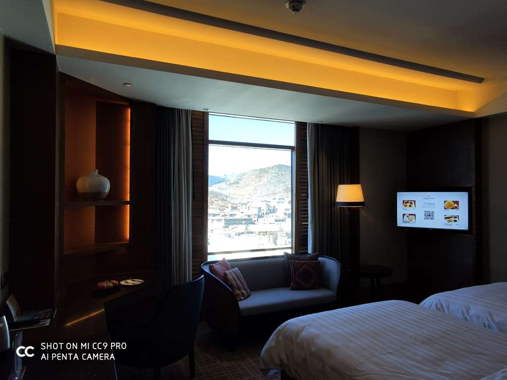 shangri la resort shangri la