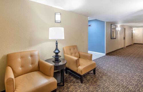 extended stay america select suites chicago westmont oak brook