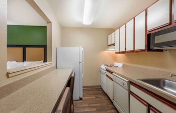 extended stay america suites cleveland westlake
