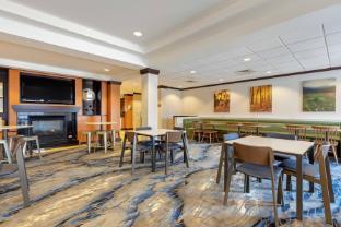 fairfield inn and suites by marriott rockford