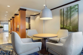 Fairfield Inn & Suites By Marriott Rockford,Winnebago>>Rockford,3 star
