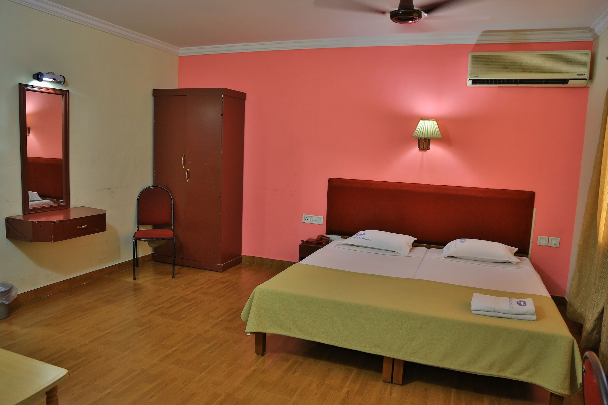 hotel srinivas