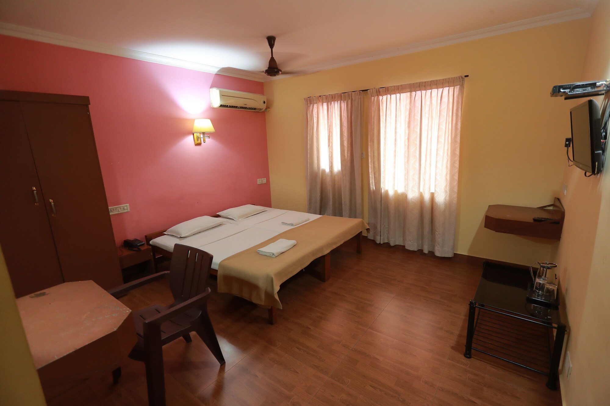 hotel srinivas