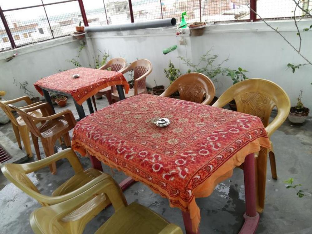 somit paying guest house