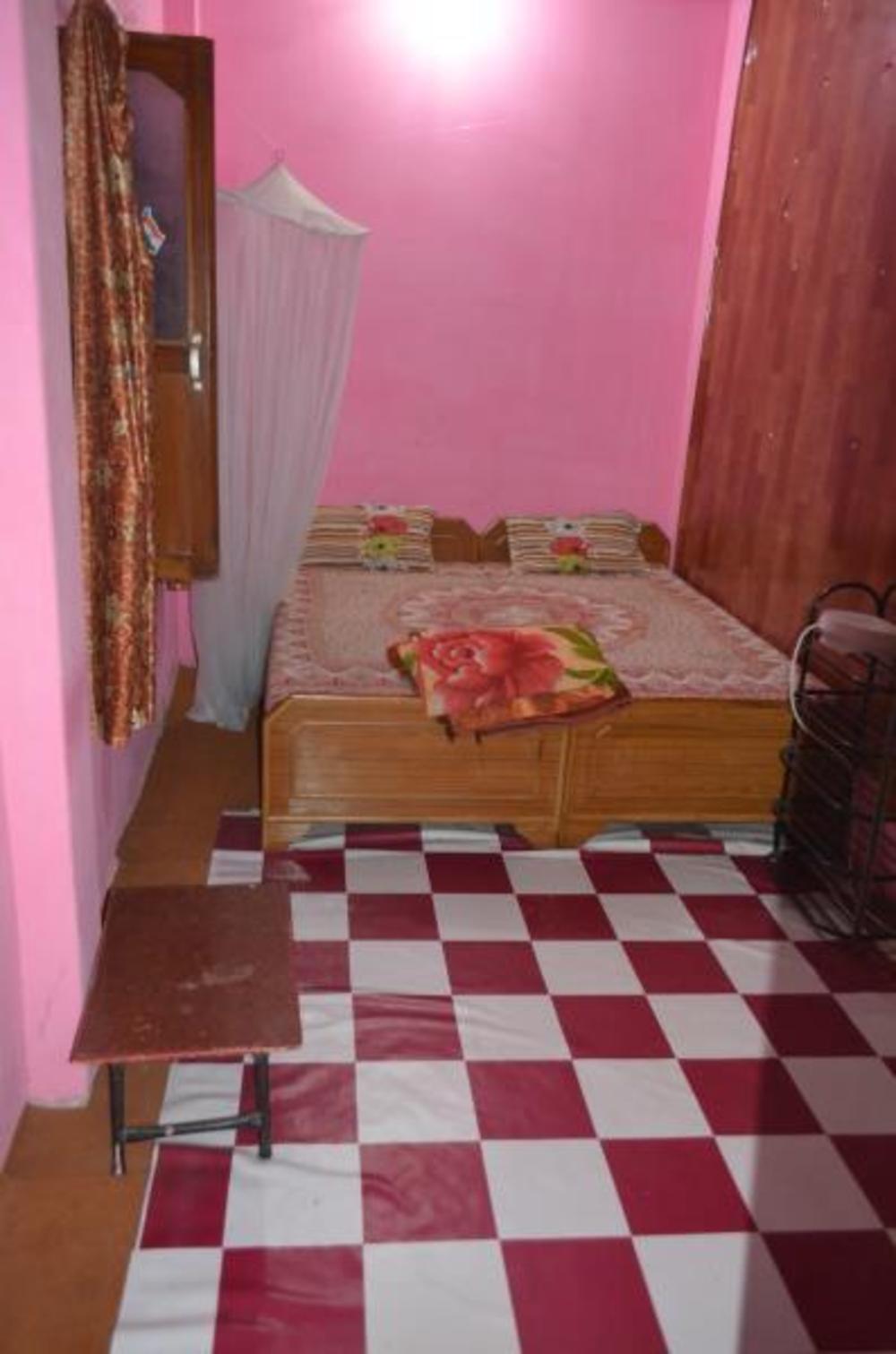 somit paying guest house