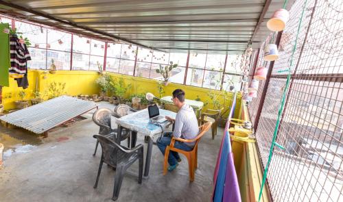 somit paying guest house