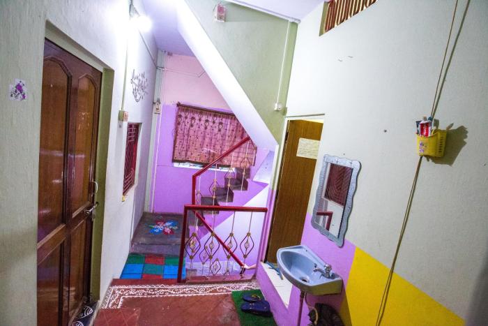 somit paying guest house