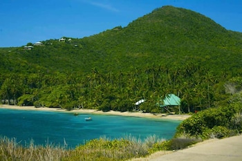 spring hotel bequia