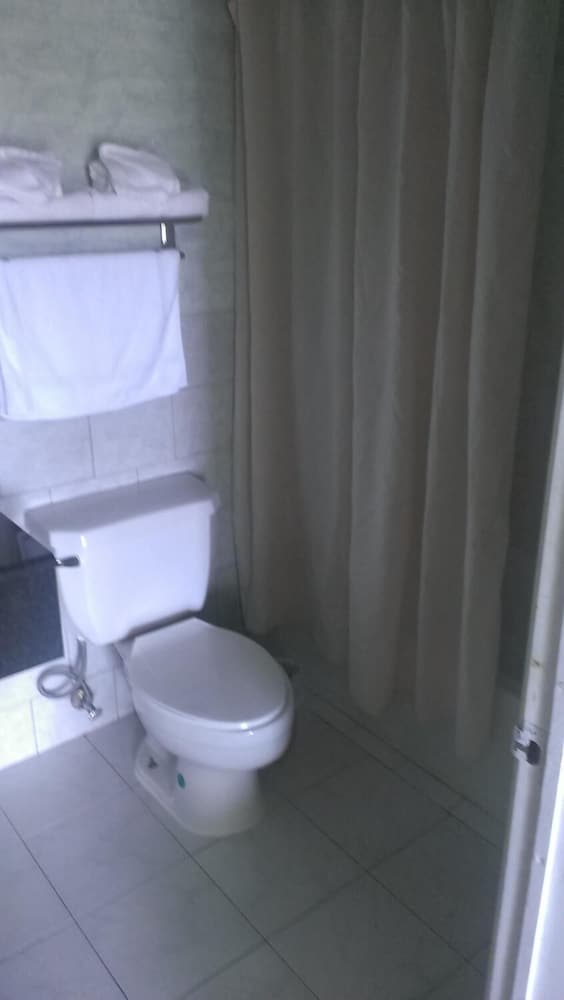 naugatuck motor lodge