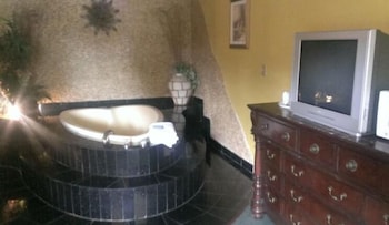 naugatuck motor lodge