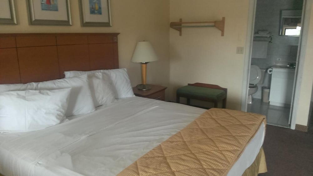 naugatuck motor lodge