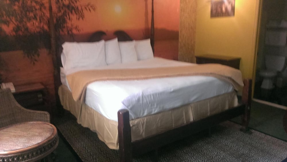 naugatuck motor lodge