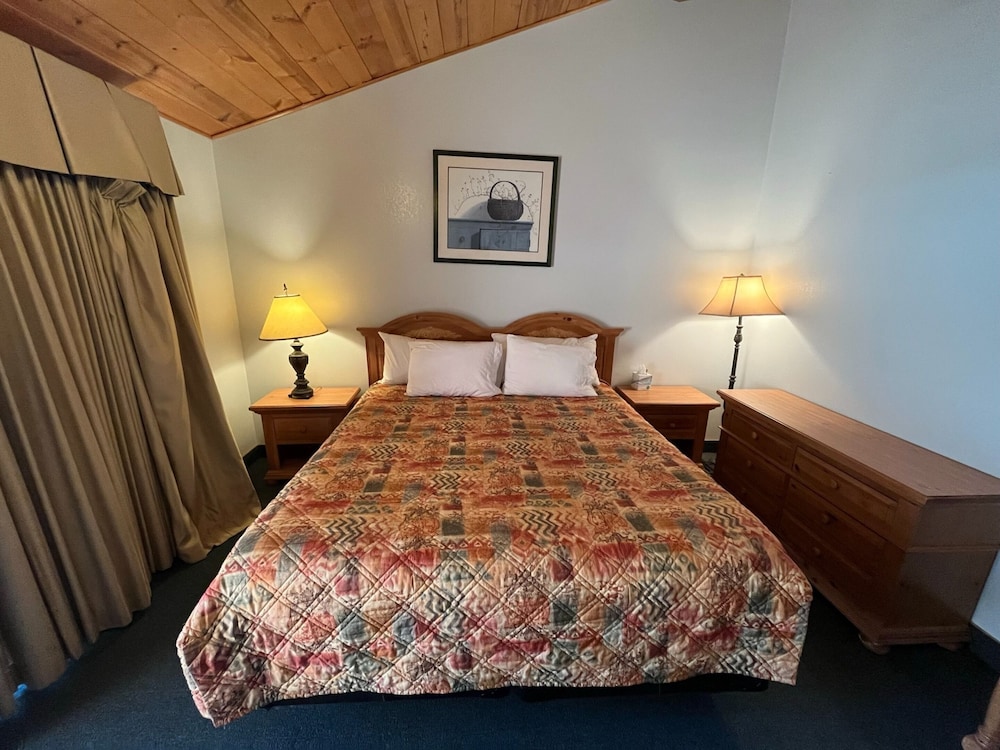 whispering pines lodge